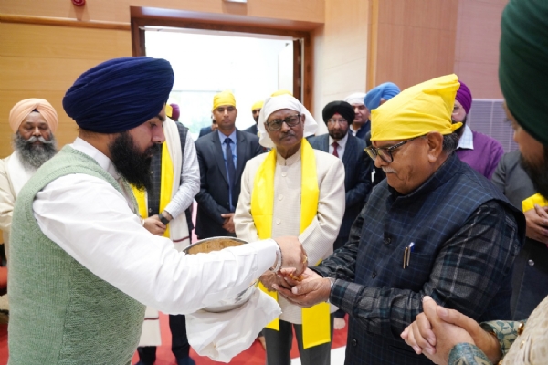 ਸਮਾਗਮ ’ਚ ਪਹੁੰਚੇ ਪੰਜਾਬ ਦੇ ਰਾਜਪਾਲ ਅਤੇ ਯੂਟੀ ਚੰਡੀਗੜ੍ਹ ਦੇ ਪ੍ਰਸ਼ਾਸਕ ਗੁਲਾਬ ਚੰਦ ਕਟਾਰੀਆ ਸਮਾਗਮ ’ਚ ਪਹੁੰਚੇ ਪੰਜਾਬ ਦੇ ਰਾਜਪਾਲ ਅਤੇ ਯੂਟੀ ਚੰਡੀਗੜ੍ਹ ਦੇ ਪ੍ਰਸ਼ਾਸਕ ਗੁਲਾਬ ਚੰਦ ਕਟਾਰੀਆ