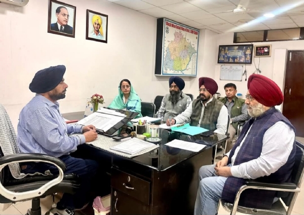 ਸਤਨਾਮ ਸਿੰਘ ਬਾਠ ਦੀ ਯੋਗ ਅਗਵਾਈ ਹੇਠ ਹੋਈ ਵਿਸ਼ੇਸ਼ ਮੀਟਿੰਗ ਦਾ ਦ੍ਰਿਸ਼. ਸਤਨਾਮ ਸਿੰਘ ਬਾਠ ਦੀ ਯੋਗ ਅਗਵਾਈ ਹੇਠ ਹੋਈ ਵਿਸ਼ੇਸ਼ ਮੀਟਿੰਗ ਦਾ ਦ੍ਰਿਸ਼.