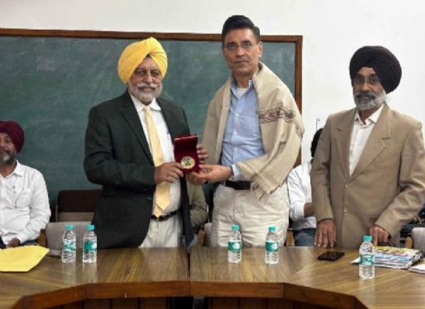 ਪੀ ਏ ਯੂ ਵਿਖੇ ਅਰਥ ਸ਼ਾਸਤਰੀ ਪ੍ਰੋਫੈਸਰ ਡਾ. ਸਨਜੀਤ ਧਾਮੀ ਦੇ ਕਰਵਾਏ ਵਿਸ਼ੇਸ਼ ਭਾਸ਼ਣ ਦਾ ਦ੍ਰਿਸ਼।