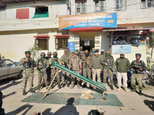 ਮਣੀਪੁਰ ਵਿੱਚ ਬਰਾਮਦ ਹਥਿਆਰ ਅਤੇ ਵਿਸਫੋਟਕ ।
