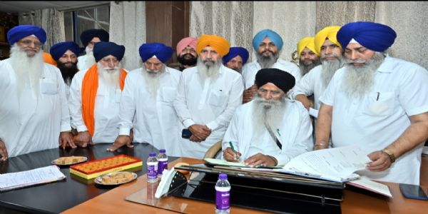 ਐਡਵੋਕੇਟ ਹਰਜਿੰਦਰ ਸਿੰਘ ਧਾਮੀ ਮੁੜ ਸ਼੍ਰੋਮਣੀ ਕਮੇਟੀ ਦੇ ਪ੍ਰਧਾਨ ਬਣੇ