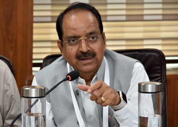 ਜੰਮੂ ਅਤੇ ਕਸ਼ਮੀਰ ਖੇਤੀਬਾੜੀ ਯੂਨੀਵਰਸਿਟੀ ਦੇ ਵਾਈਸ ਚਾਂਸਲਰ ਡਾ. ਬੀ.ਐਨ. ਤ੍ਰਿਪਾਠੀ ਜੰਮੂ ਅਤੇ ਕਸ਼ਮੀਰ ਖੇਤੀਬਾੜੀ ਯੂਨੀਵਰਸਿਟੀ ਦੇ ਵਾਈਸ ਚਾਂਸਲਰ ਡਾ. ਬੀ.ਐਨ. ਤ੍ਰਿਪਾਠੀ