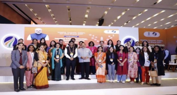 ਸਮਾਗਮ ’ਚ ਹਿੱਸਾ ਲੈਂਦੇ ਡਾ. ਜਿਤੇਂਦਰ ਸਿੰਘ ਸਮਾਗਮ ’ਚ ਹਿੱਸਾ ਲੈਂਦੇ ਡਾ. ਜਿਤੇਂਦਰ ਸਿੰਘ