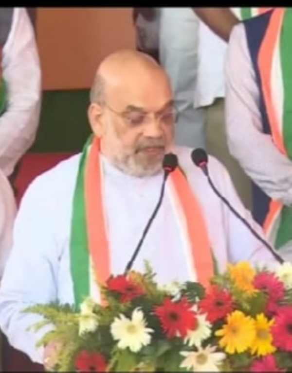 ਅਮਿਤ ਸ਼ਾਹ ਪਟਨਾ ਵਿੱਚ ਵੰਦੇ ਮਾਤਰਮ ਗੀਤ ਬਾਰੇ ਐਲਾਨ ਕਰਦੇ ਹੋਏ। ਅਮਿਤ ਸ਼ਾਹ ਪਟਨਾ ਵਿੱਚ ਵੰਦੇ ਮਾਤਰਮ ਗੀਤ ਬਾਰੇ ਐਲਾਨ ਕਰਦੇ ਹੋਏ।