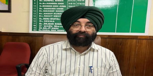 ਹਵਾ ਪ੍ਰਦੂਸ਼ਣ ਤੋਂ ਬਚਣ ਲਈ ਵੱਧ ਤੋਂ ਵੱਧ ਰੁੱਖ ਲਗਾਓ : ਸਿਵਲ ਸਰਜਨ