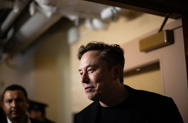 ਟੇਸਲਾ ਦੇ ਸੀਈਓ ਐਲਨ ਮਸਕ ਨੇ ਸ਼ੇਅਰਧਾਰਕਾਂ ਦਾ ਧੰਨਵਾਦ ਕੀਤਾ। ਫੋਟੋ ਸ਼ਿਸ਼ਟਾਚਾਰ ਨਾਲ ਦ ਨਿਊਯਾਰਕ ਟਾਈਮਜ਼ ਟੇਸਲਾ ਦੇ ਸੀਈਓ ਐਲਨ ਮਸਕ ਨੇ ਸ਼ੇਅਰਧਾਰਕਾਂ ਦਾ ਧੰਨਵਾਦ ਕੀਤਾ। ਫੋਟੋ ਸ਼ਿਸ਼ਟਾਚਾਰ ਨਾਲ ਦ ਨਿਊਯਾਰਕ ਟਾਈਮਜ਼