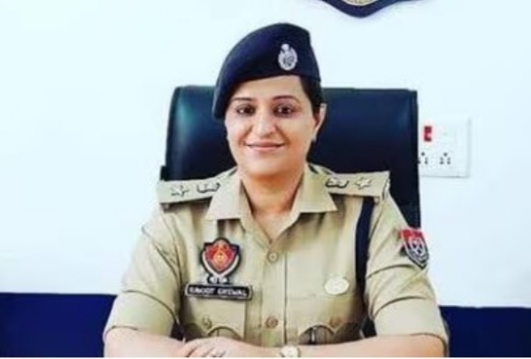 ਐਸਐਸਪੀ ਡਾ. ਰਵਜੋਤ ਕੌਰ ਗਰੇਵਾਲ ਐਸਐਸਪੀ ਡਾ. ਰਵਜੋਤ ਕੌਰ ਗਰੇਵਾਲ