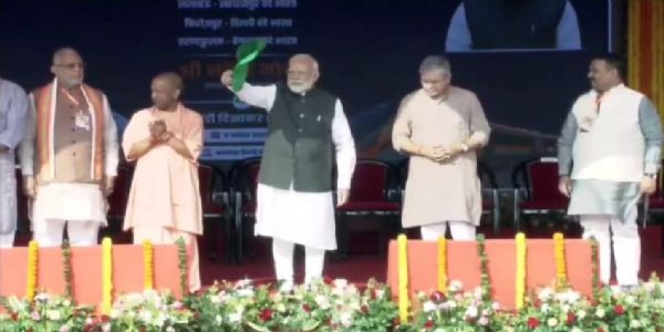 (ਲੀਡ) ਵੰਦੇ ਭਾਰਤ ਟ੍ਰੇਨ ਭਾਰਤੀਆਂ ਦੀ, ਭਾਰਤੀਆਂ ਨੇ ਭਾਰਤੀਆਂ ਦੇ ਲਈ ਬਣਾਈ: ਪ੍ਰਧਾਨ ਮੰਤਰੀ ਮੋਦੀ