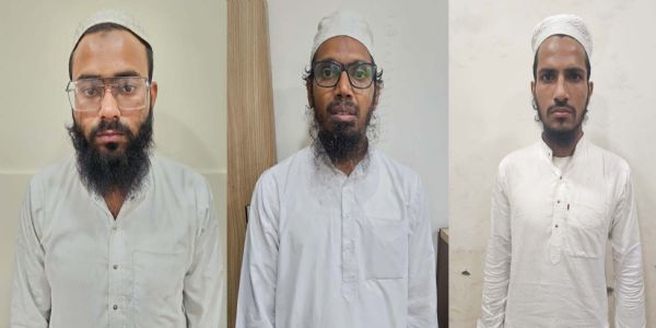 ਗ੍ਰਿਫ਼ਤਾਰ ਤਿੰਨੋਂ ਅੱਤਵਾਦੀ ਗੁਜਰਾਤ ’ਚ ਬਣਾ ਰਹੇ ਸਨ ਵੱਡੇ ਹਮਲੇ ਦੀ ਯੋਜਨਾ, ਆਧੁਨਿਕ ਹਥਿਆਰ ਅਤੇ ਕੈਮੀਕਲ ਬਰਾਮਦ