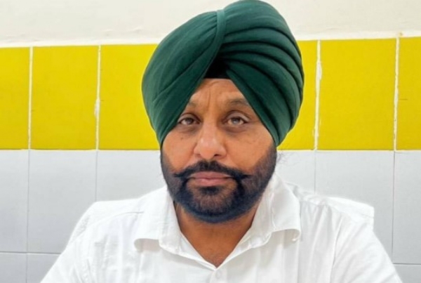 ਡਾ. ਬਲਜੀਤ ਸਿੰਘ ਸਿਵਲ ਸਰਜਨ ਬਰਨਾਲਾ ਜਾਣਕਾਰੀ ਦਿੰਦੇ ਹੋਏ। ਡਾ. ਬਲਜੀਤ ਸਿੰਘ ਸਿਵਲ ਸਰਜਨ ਬਰਨਾਲਾ ਜਾਣਕਾਰੀ ਦਿੰਦੇ ਹੋਏ।