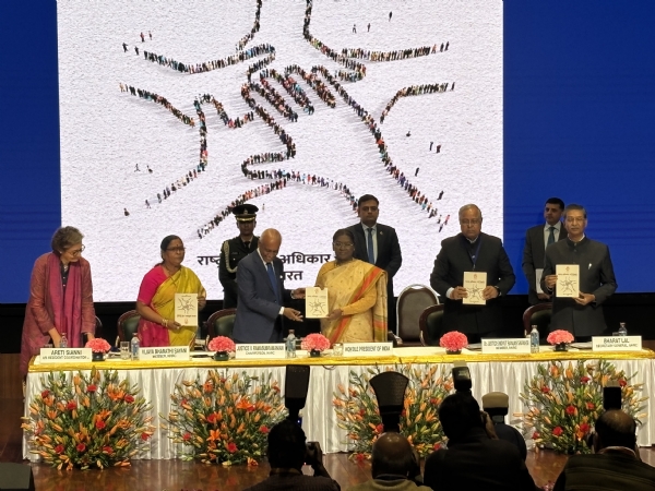 ਸਮਾਗਮ ਵਿੱਚ ਰਾਸ਼ਟਰਪਤੀ ਦ੍ਰੋਪਦੀ ਮੁਰਮੂ ਸਮਾਗਮ ਵਿੱਚ ਰਾਸ਼ਟਰਪਤੀ ਦ੍ਰੋਪਦੀ ਮੁਰਮੂ