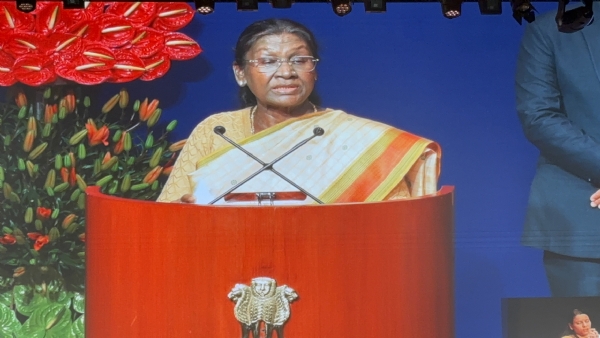 ਸਮਾਗਮ ਵਿੱਚ ਰਾਸ਼ਟਰਪਤੀ ਦ੍ਰੋਪਦੀ ਮੁਰਮੂ ਸਮਾਗਮ ਵਿੱਚ ਰਾਸ਼ਟਰਪਤੀ ਦ੍ਰੋਪਦੀ ਮੁਰਮੂ