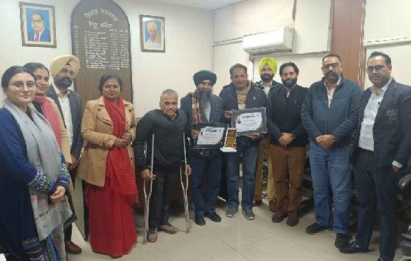 ਸਿਵਲ ਸਰਜਨ ਬਠਿੰਡਾ ਜ਼ਿਲ੍ਹੇ ਦੇ ਬਲਾਕ ਐਕਸਟੈਂਸ਼ਨ ਐਜੂਕੇਟਰਾਂ ਦੀ ਮੀਟਿੰਗ ਦੌਰਾਨ. ਸਿਵਲ ਸਰਜਨ ਬਠਿੰਡਾ ਜ਼ਿਲ੍ਹੇ ਦੇ ਬਲਾਕ ਐਕਸਟੈਂਸ਼ਨ ਐਜੂਕੇਟਰਾਂ ਦੀ ਮੀਟਿੰਗ ਦੌਰਾਨ.