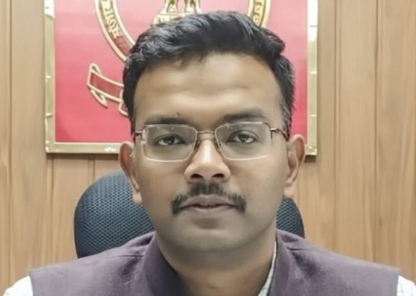 ਜ਼ਿਲ੍ਹਾ ਚੋਣ ਅਫਸਰ - ਕਮ- ਡਿਪਟੀ ਕਮਿਸ਼ਨਰ ਬਰਨਾਲਾ ਟੀ. ਬੈਨਿਥ।