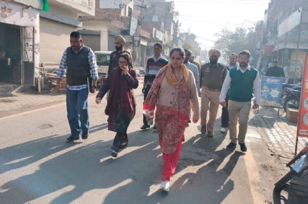 ਡਿਪਟੀ ਕਮਿਸ਼ਨਰ ਮਾਨਯੋਗ ਰਾਜਪਾਲ ਪੰਜਾਬ ਦੀ ਫਾਜਿਲਕਾ ਵਿਖੇ ਆਮਦ ਨੂੰ ਲੈ ਕੇ ਪ੍ਰਬੰਧਾਂ ਦਾ ਜਾਇਜਾ ਲੈਂਦੇ ਹੋਏ. ਡਿਪਟੀ ਕਮਿਸ਼ਨਰ ਮਾਨਯੋਗ ਰਾਜਪਾਲ ਪੰਜਾਬ ਦੀ ਫਾਜਿਲਕਾ ਵਿਖੇ ਆਮਦ ਨੂੰ ਲੈ ਕੇ ਪ੍ਰਬੰਧਾਂ ਦਾ ਜਾਇਜਾ ਲੈਂਦੇ ਹੋਏ.