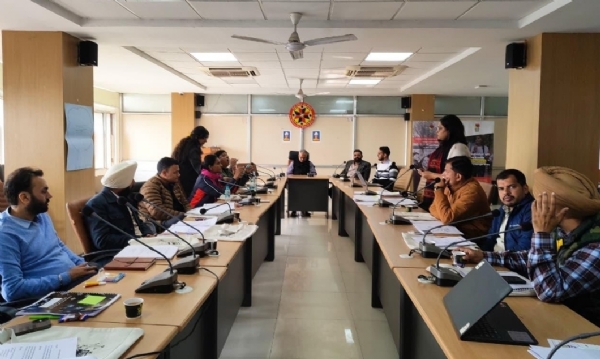 ਪੰਜਾਬ ਸਕੂਲ ਸਿੱਖਿਆ ਖੋਜ ਅਤੇ ਟ੍ਰੇਨਿੰਗ ਕੌਂਸਲ (ਐੱਸ.ਸੀ.ਈ.ਆਰ.ਟੀ), ਪੰਜਾਬ ਦੀ ਮੀਟਿੰਗ ਦਾ ਦ੍ਰਿਸ਼. ਪੰਜਾਬ ਸਕੂਲ ਸਿੱਖਿਆ ਖੋਜ ਅਤੇ ਟ੍ਰੇਨਿੰਗ ਕੌਂਸਲ (ਐੱਸ.ਸੀ.ਈ.ਆਰ.ਟੀ), ਪੰਜਾਬ ਦੀ ਮੀਟਿੰਗ ਦਾ ਦ੍ਰਿਸ਼.