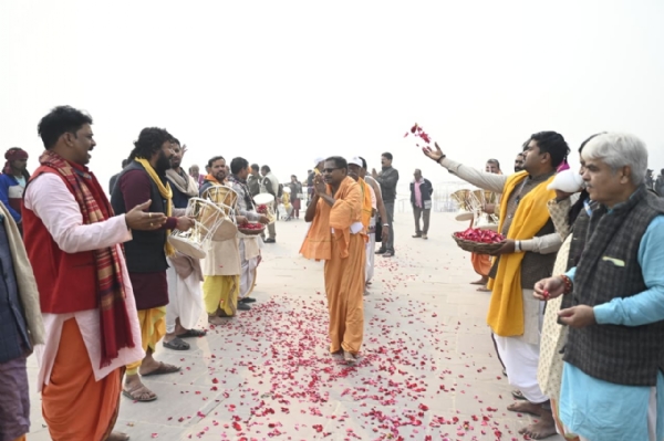 ਤਾਮਿਲਨਾਡੂ ਦੇ ਸੱਤਵੀਂ ਸਮੂਹ ਦਾ ਕਾਸ਼ੀ ਵਿਸ਼ਵਨਾਥ ਧਾਮ ਵਿਖੇ ਸਵਾਗਤ ਤਾਮਿਲਨਾਡੂ ਦੇ ਸੱਤਵੀਂ ਸਮੂਹ ਦਾ ਕਾਸ਼ੀ ਵਿਸ਼ਵਨਾਥ ਧਾਮ ਵਿਖੇ ਸਵਾਗਤ