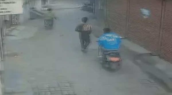 ਹਮਲੇ ਦੀ ਸੀ ਸੀ ਟੀ ਵੀ ਫੁਟੇਜ । ਹਮਲੇ ਦੀ ਸੀ ਸੀ ਟੀ ਵੀ ਫੁਟੇਜ ।