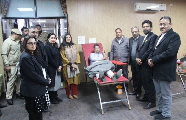 ਜ਼ਿਲ੍ਹਾ ਕਾਨੂੰਨੀ ਸੇਵਾਵਾਂ ਅਥਾਰਟੀ, ਫਾਜ਼ਿਲਕਾ ਵੱਲੋਂ ਆਯੋਜਿਤ ਖੂਨ ਦਾਨ ਕੈਂਪ ਦਾ ਦ੍ਰਿਸ਼. ਜ਼ਿਲ੍ਹਾ ਕਾਨੂੰਨੀ ਸੇਵਾਵਾਂ ਅਥਾਰਟੀ, ਫਾਜ਼ਿਲਕਾ ਵੱਲੋਂ ਆਯੋਜਿਤ ਖੂਨ ਦਾਨ ਕੈਂਪ ਦਾ ਦ੍ਰਿਸ਼.