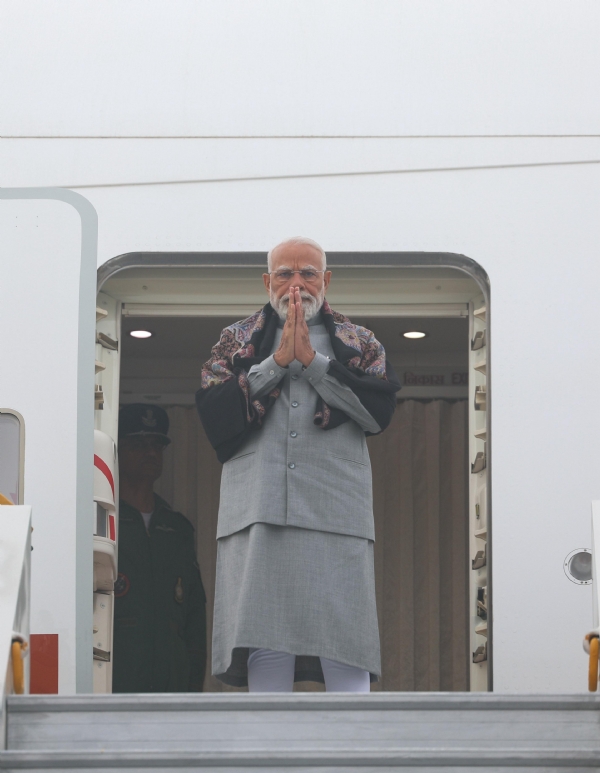 ਪ੍ਰਧਾਨ ਮੰਤਰੀ ਨਰਿੰਦਰ ਮੋਦੀ ਜਾਰਡਨ ਲਈ ਰਵਾਨਾ ਹੁੰਦੇ ਹੋਏ ਪ੍ਰਧਾਨ ਮੰਤਰੀ ਨਰਿੰਦਰ ਮੋਦੀ ਜਾਰਡਨ ਲਈ ਰਵਾਨਾ ਹੁੰਦੇ ਹੋਏ