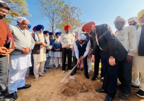 ਵਿਧਾਇਕ ਕੁਲਵੰਤ ਸਿੰਘ ਚੌਂਕਾਂ ਅਤੇ ਟੀ-ਜੰਕਸ਼ਨਾਂ ਦੇ ਕੰਮ ਦੀ ਗੁਰਦੁਆਰਾ ਸਿੰਘ ਸ਼ਹੀਦਾਂ ਸੋਹਾਣਾ ਤੋਂ ਸ਼ੁਰੂਆਤ ਕਰਨ ਮੌਕੇ. ਵਿਧਾਇਕ ਕੁਲਵੰਤ ਸਿੰਘ ਚੌਂਕਾਂ ਅਤੇ ਟੀ-ਜੰਕਸ਼ਨਾਂ ਦੇ ਕੰਮ ਦੀ ਗੁਰਦੁਆਰਾ ਸਿੰਘ ਸ਼ਹੀਦਾਂ ਸੋਹਾਣਾ ਤੋਂ ਸ਼ੁਰੂਆਤ ਕਰਨ ਮੌਕੇ.