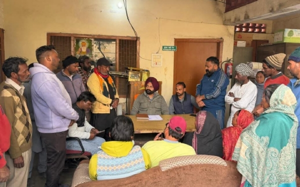 ਜਾਗਰੂਕਤਾ ਕੈੰਪਾਂ ਦੀ ਲੜੀ ਤਹਿਤ ਬੋਰਡ ਵੱਲੋਂ ਲਗਾਏ ਲਹਿਰਾ ਵਿਖੇ ਕੈਂਪ ਦਾ ਦ੍ਰਿਸ਼ ਜਾਗਰੂਕਤਾ ਕੈੰਪਾਂ ਦੀ ਲੜੀ ਤਹਿਤ ਬੋਰਡ ਵੱਲੋਂ ਲਗਾਏ ਲਹਿਰਾ ਵਿਖੇ ਕੈਂਪ ਦਾ ਦ੍ਰਿਸ਼