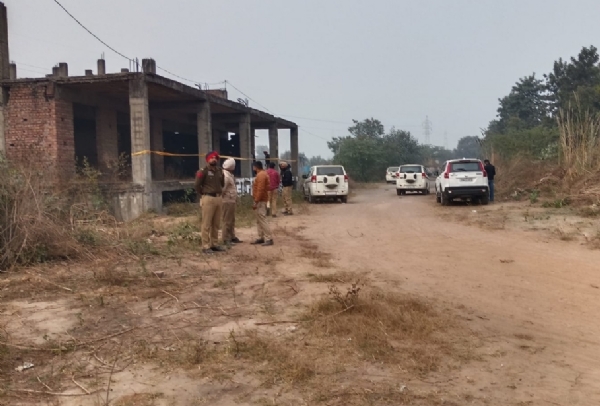 ਲਾਲੜੂ ਨੇੜੇ ਪੁਲਿਸ ਵੱਲੋਂ ਐਨਕਾਊਂਟਰ ਕੀਤੇ ਗਏ ਘਟਨਾ ਸਥਾਨ ਦਾ ਦ੍ਰਿਸ਼.