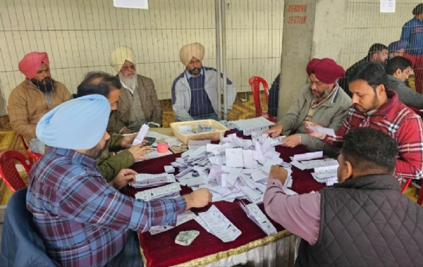 ਵੋਟਾਂ ਦੀ ਗਿਣਤੀ ਕੀਤੇ ਜਾਣ ਦਾ ਦ੍ਰਿਸ਼.