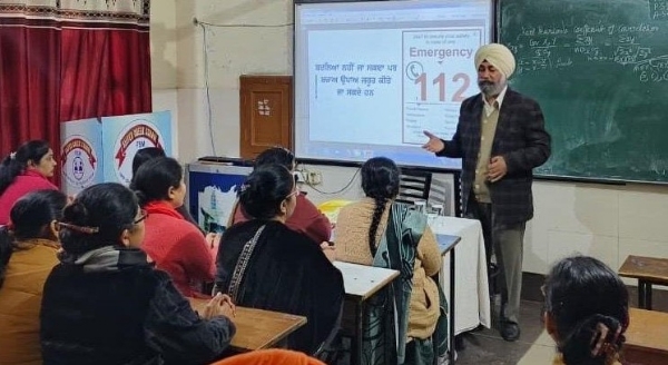 ਸਕੂਲ ਆਫਤ ਪ੍ਰਬੰਧਕ ਯੋਜਨਾ ਵਿਸ਼ੇ ਤਹਿਤ ਕਰਵਾਏ ਸੈਮੀਨਾਰ ਦਾ ਦ੍ਰਿਸ਼।