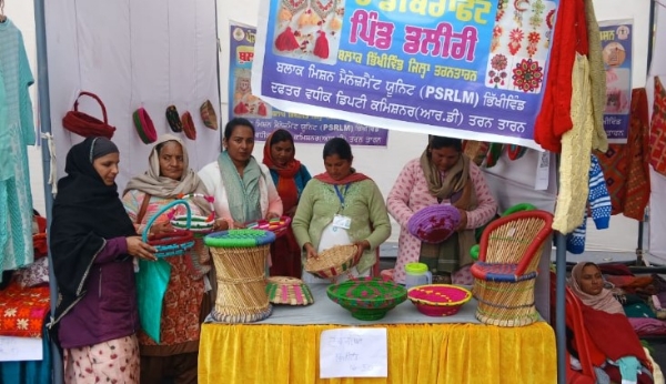 ਦੁਸ਼ਹਿਰਾ ਗਰਾਊਂਡ ਤਰਨਤਾਰਨ ਵਿਖੇ ਸ਼ੁਰੂ ਹੋਏ ਤਿੰਨ ਰੋਜ਼ਾ ਪੰਜਾਬ ਸਖੀ ਸ਼ਕਤੀ ਮੇਲੇ ਦਾ ਦ੍ਰਿਸ਼।