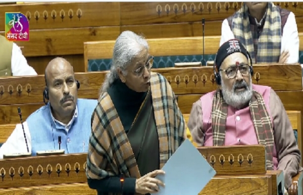 ਸੀਤਾਰਮਨ ਲੋਕ ਸਭਾ ਵਿੱਚ ਪ੍ਰਤੀਭੂਤੀਆਂ ਬਾਜ਼ਾਰ ਕੋਡ ਬਿੱਲ 2025 ਪੇਸ਼ ਕਰਦੇ ਹੋਏ