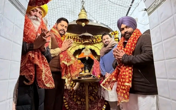 ਵਿਧਾਇਕ ਸ਼ਹਿਰੀ ਕਲਸੀ ਮੰਦਰ ਵਿਖੇ ਨਤਮਸਤਕ ਹੋਣ ਮੌਕੇ .