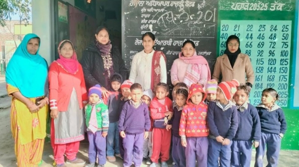 ਜ਼ਿਲ੍ਹਾ ਫਾਜ਼ਿਲਕਾ ਦੇ ਸਾਰੇ ਬਲਾਕਾਂ ਦੇ ਆਂਗਣਵਾੜੀ ਸੈਟਰਾਂ ਵਿੱਚ ਮਨਾਏ ਗਏ ਈ.ਸੀ.ਸੀ.ਈ. ਦਿਵਸ ਦਾ ਦ੍ਰਿਸ਼।