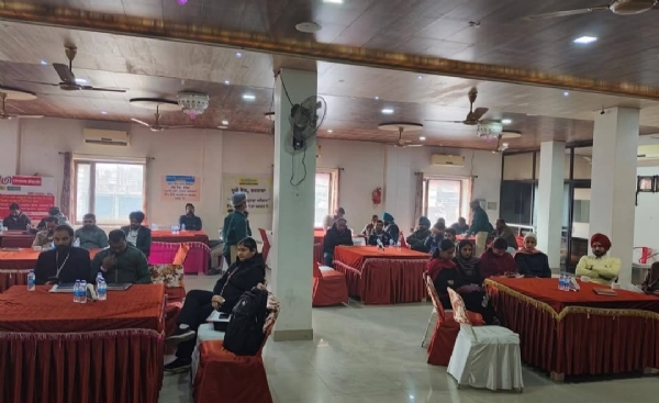 ਤੁਹਾਡਾ ਪੈਸਾ, ਤੁਹਾਡਾ ਹੱਕ’ ਅਭਿਆਨ ਤਹਿਤ ਲਗਾਏ ਜਨ ਜਾਗਰੂਕਤਾ ਕੈਂਪ ਦਾ ਦ੍ਰਿਸ਼.