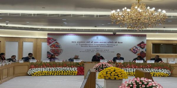 ਵਿਸ਼ਵ ਬਾਜ਼ਾਰ ’ਚ ਬਣੇ ਰਹਿਣ ਲਈ ਕੱਪੜਾ ਉਦਯੋਗ ਨੂੰ ਵਧਾਉਣੀ ਪਵੇਗੀ ਤਕਨੀਕੀ ਸਮਰੱਥਾ : ਗਿਰੀਰਾਜ ਸਿੰਘ