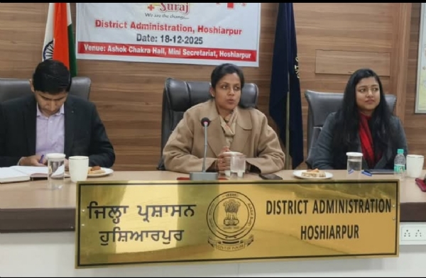 ਡਿਪਟੀ ਕਮਿਸ਼ਨਰ ਆਸ਼ਿਕਾ ਜੈਨ ਚੜ੍ਹਦਾ ਸੂਰਜ ਮੁਹਿੰਮ ਤਹਿਤ ਜ਼ਿਲ੍ਹੇ ਦੀਆਂ ਪ੍ਰਮੁੱਖ ਐਨ.ਜੀ.ਓਜ਼ ਨਾਲ ਮੀਟਿੰਗ ਕਰਦੇ ਹੋਏ.