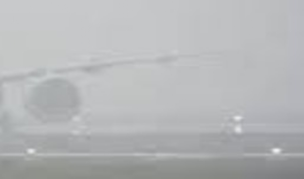 ਹਵਾਈ ਅੱਡੇ ਵਿਖੇ ਸੰਘਣੀ ਧੁੰਦ ਦਾ ਦ੍ਰਿਸ਼।