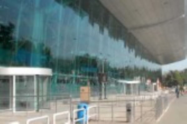 ਅੰਮ੍ਰਿਤਸਰ ਹਵਾਈ ਅੱਡੇ ਦਾ ਬਾਹਰੀ ਦ੍ਰਿਸ਼।