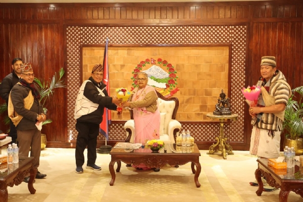 ਪ੍ਰਧਾਨ ਮੰਤਰੀ ਸੁਸ਼ੀਲਾ ਕਾਰਕੀ ਸੱਭਿਆਚਾਰਕ ਸੰਗਠਨ ਦੇ ਪ੍ਰਤੀਨਿਧੀ ਨੂੰ ਮਿਲਦੇ ਹੋਏ