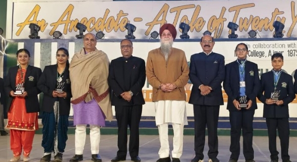 ਸਪੀਕਰ ਕੁਲਤਾਰ ਸਿੰਘ ਸੰਧਵਾਂ ਮੇਅਰ ਵਰਲਡ ਸਕੂਲ ਦੇ 20ਵੇਂ ਸਾਲਾਨਾ ਦਿਵਸ ਸਮਾਗਮ ’ਚ ਸ਼ਿਕਰਤ ਕਰਦੇ ਹੋੲੋੇ।