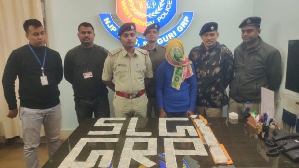 ਗ੍ਰਿਫ਼ਤਾਰ ਮੁਲਜ਼ਮ ਨਾਲ ਜੀਆਰਪੀ ਟੀਮ।