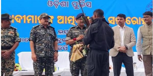 ਓਡੀਸ਼ਾ ਵਿੱਚ ਹਥਿਆਰਾਂ ਸਮੇਤ 22 ਮਾਓਵਾਦੀਆਂ ਵੱਲੋਂ ਆਤਮ ਸਮਰਪਣ, 2.25 ਕਰੋੜ ਰੁਪਏ ਦਾ ਸੀ ਇਨਾਮ