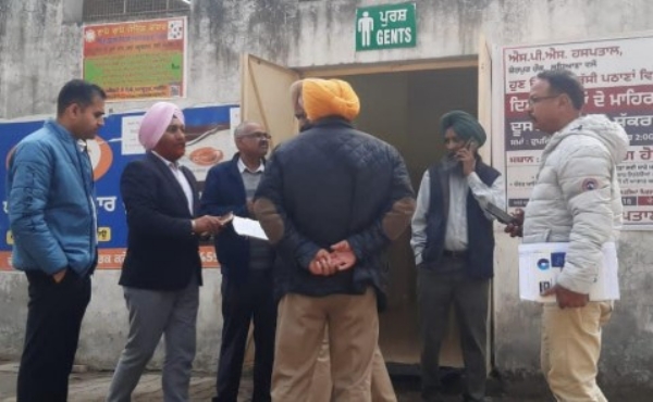 ਐਸ.ਡੀ.ਐਮ. ਸੂਬਾ ਸਿੰਘ ਅਧਿਕਾਰੀਆਂ ਸਮੇਤ ਵੱਖ-ਵੱਖ ਪ੍ਰਬੰਧਾਂ ਦਾ ਨਿਰੀਖਣ ਕਰਦੇ ਹੋਏ।