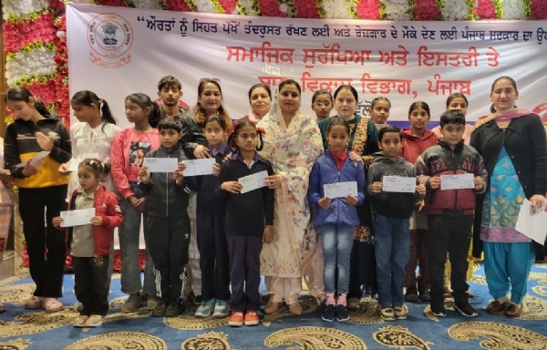 ਬੇਟੀ ਬਚਾਓ ਬੇਟੀ ਪੜਾਓ ਅਭਿਆਨ ਤਹਿਤ ਆਯੋਜਿਤ ਜ਼ਿਲ੍ਹਾ ਪੱਧਰੀ ਪ੍ਰੋਗਰਾਮ ਦਾ ਦ੍ਰਿਸ਼.