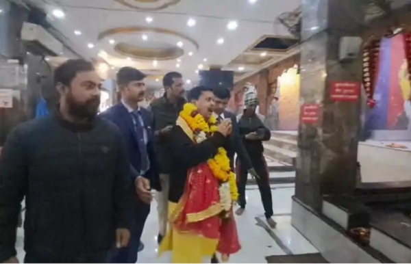 ਨਿਤਿਨ ਨਬੀਨ ਪੂਜਾ ਕਰਦੇ ਹੋਏ।