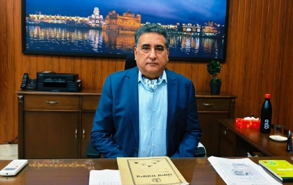 ਅਰੁਣ ਸੇਖੜੀ ਡਵੀਜਨਲ ਕਮਿਸ਼ਨਰ ਫਰੀਦਕੋਟ ਵਜੋਂ ਵਾਧੂ ਚਾਰਜ ਸੰਭਾਲਣ ਮੌਕੇ.