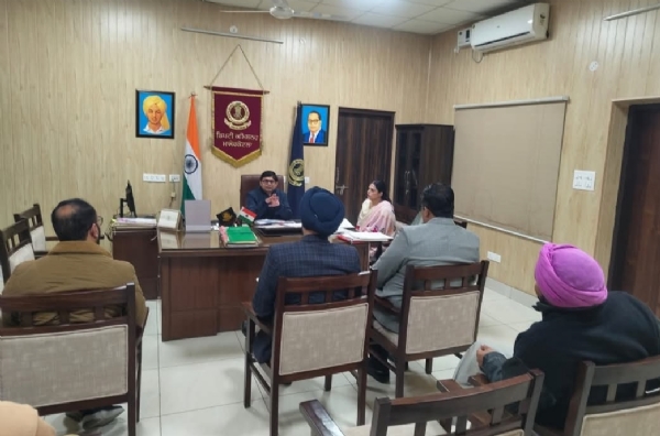 ਡਿਪਟੀ ਕਮਿਸ਼ਨਰ ਜ਼ਿਲ੍ਹਾ ਬਾਲ ਸੁਰੱਖਿਆ ਯੂਨਿਟ ਅਤੇ ਬਾਲ ਭਲਾਈ ਕਮੇਟੀ ਦੇ ਕੰਮਕਾਜ ਦੀ ਸਮੀਖਿਆ ਕਰਦੇ ਹੋਏ.