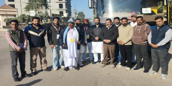 ਵਿਧਾਇਕ ਨਰਿੰਦਰ ਸਵਨਾ ਵਲੋਂ ਮੁੱਖ ਮੰਤਰੀ ਤੀਰਥ ਯਾਤਰਾ ਲਈ ਬੱਸ ਰਵਾਨਾ