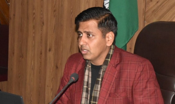 ਡਿਪਟੀ ਕਮਿਸ਼ਨਰ ਡਾ. ਹਿਮਾਂਸ਼ੂ ਅਗਰਵਾਲ।