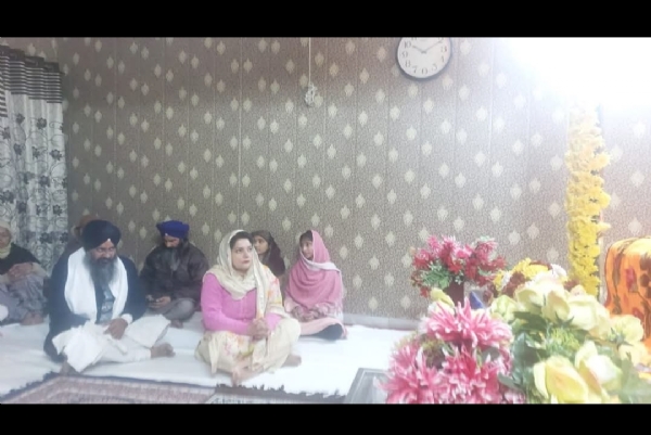 ਡਿਪਟੀ ਕਮਿਸ਼ਨਰ ਡਾ. ਸੋਨਾ ਥਿੰਦ ਗੁਰਦੁਆਰਾ ਸ੍ਰੀ ਜੋਤੀ ਸਰੂਪ ਸਾਹਿਬ ਵਿਖੇ ਨਤਮਸਤਕ ਹੋਣ ਮੌਕੇ.